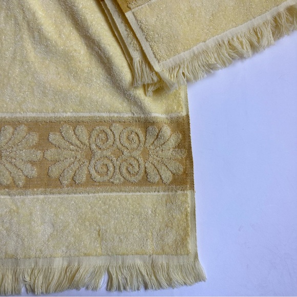Cannon Vintage Monticello Sculpted Towel and Washcloth in Yellow - Picture 7 of 11
